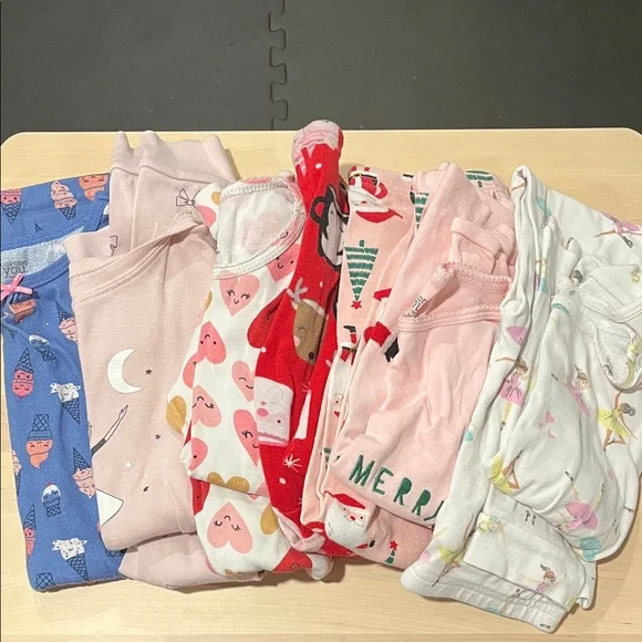 Assorted Kids Pajamas Set - Picture 1 of 7